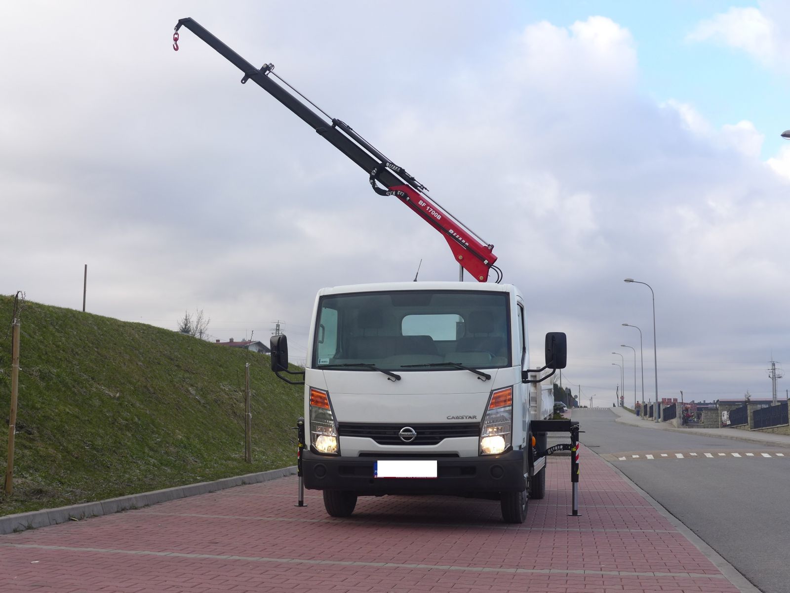 dźwig befard na busa nissan cabstar